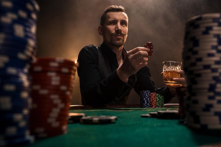 antarmuka meja Texas Poker di platform spin slot dengan live-dealer dan kartu komunitas